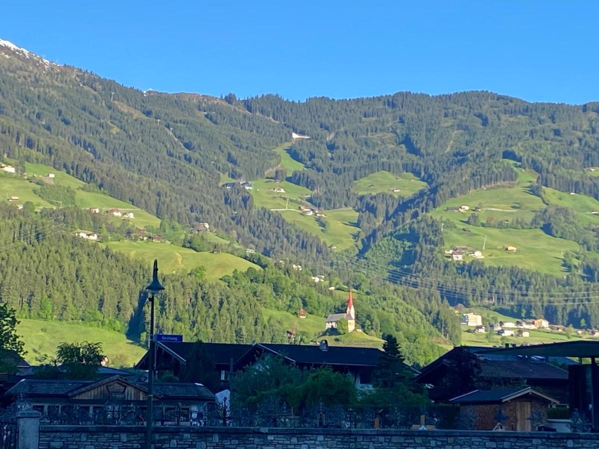 Hotel Standlhof Zillertal Удернс Экстерьер фото